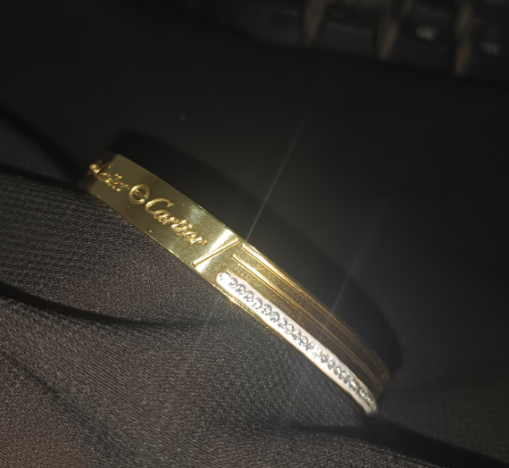 LoveLine Luxe Cuff – Engraved gold bangle