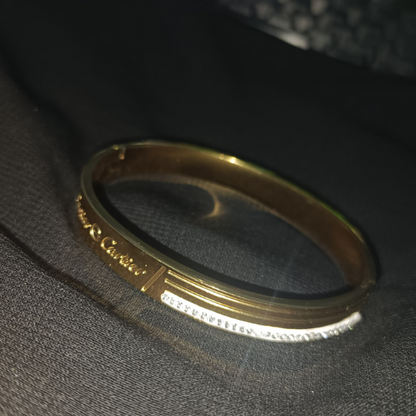 LoveLine Luxe Cuff – Engraved gold bangle